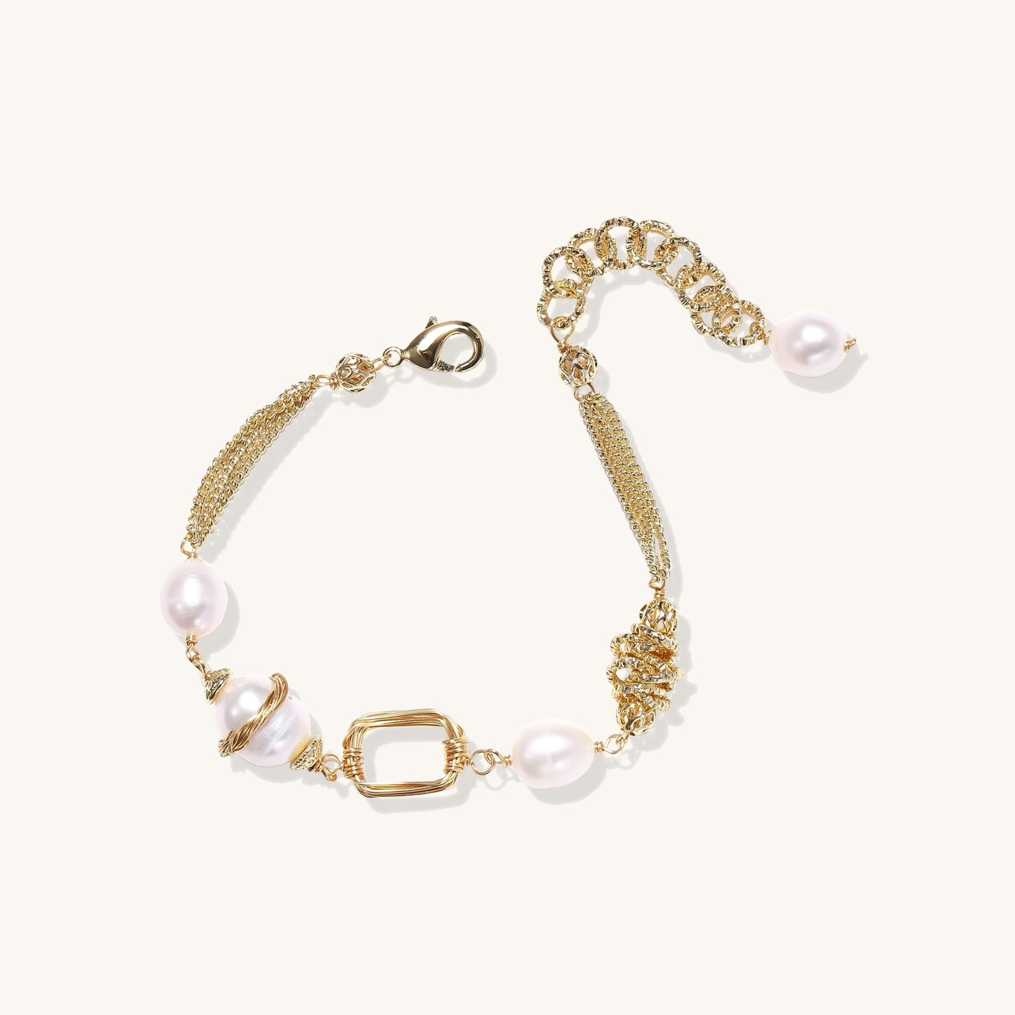 Between Moments Pearl Bracelet